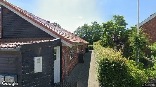 Boligudlejningsejendomme til salg i Hejnsvig - Foto fra Google Street View