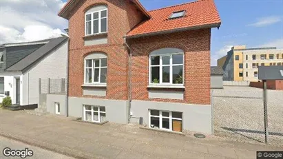 Boligudlejningsejendomme til salg i Tørring - Foto fra Google Street View