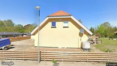 Boligudlejningsejendomme til salg i Slagelse - Foto fra Google Street View Boligudlejningsejendomme til salg i Slagelse - Foto fra Google Street View