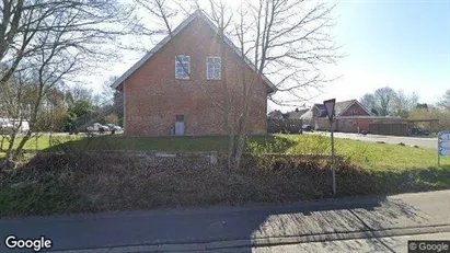 Boligudlejningsejendomme til salg i Fårvang - Foto fra Google Street View Boligudlejningsejendomme til salg i Fårvang - Foto fra Google Street View