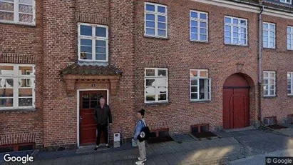 Boligudlejningsejendomme til salg i Nykøbing Sjælland - Foto fra Google Street View Boligudlejningsejendomme til salg i Nykøbing Sjælland - Foto fra Google Street View