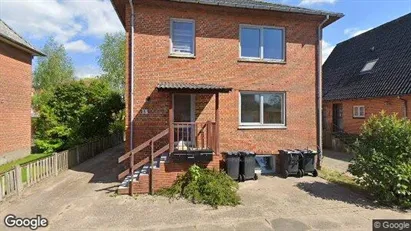 Boligudlejningsejendomme til salg i Ikast - Foto fra Google Street View Boligudlejningsejendomme til salg i Ikast - Foto fra Google Street View