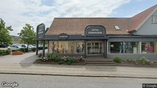 Boligudlejningsejendomme til salg i Rønde - Foto fra Google Street View