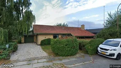Erhvervslejemål til salg i Ishøj - Foto fra Google Street View