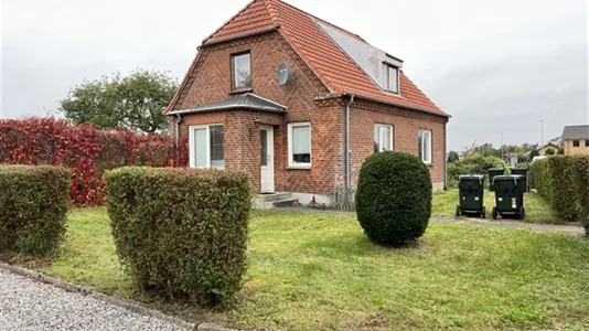 Boligudlejningsejendomme til salg i Løsning - billede 6