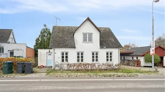 Boligudlejningsejendomme til salg i Aarup - billede 1
